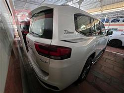 تۆیۆتا لاند کروزەر